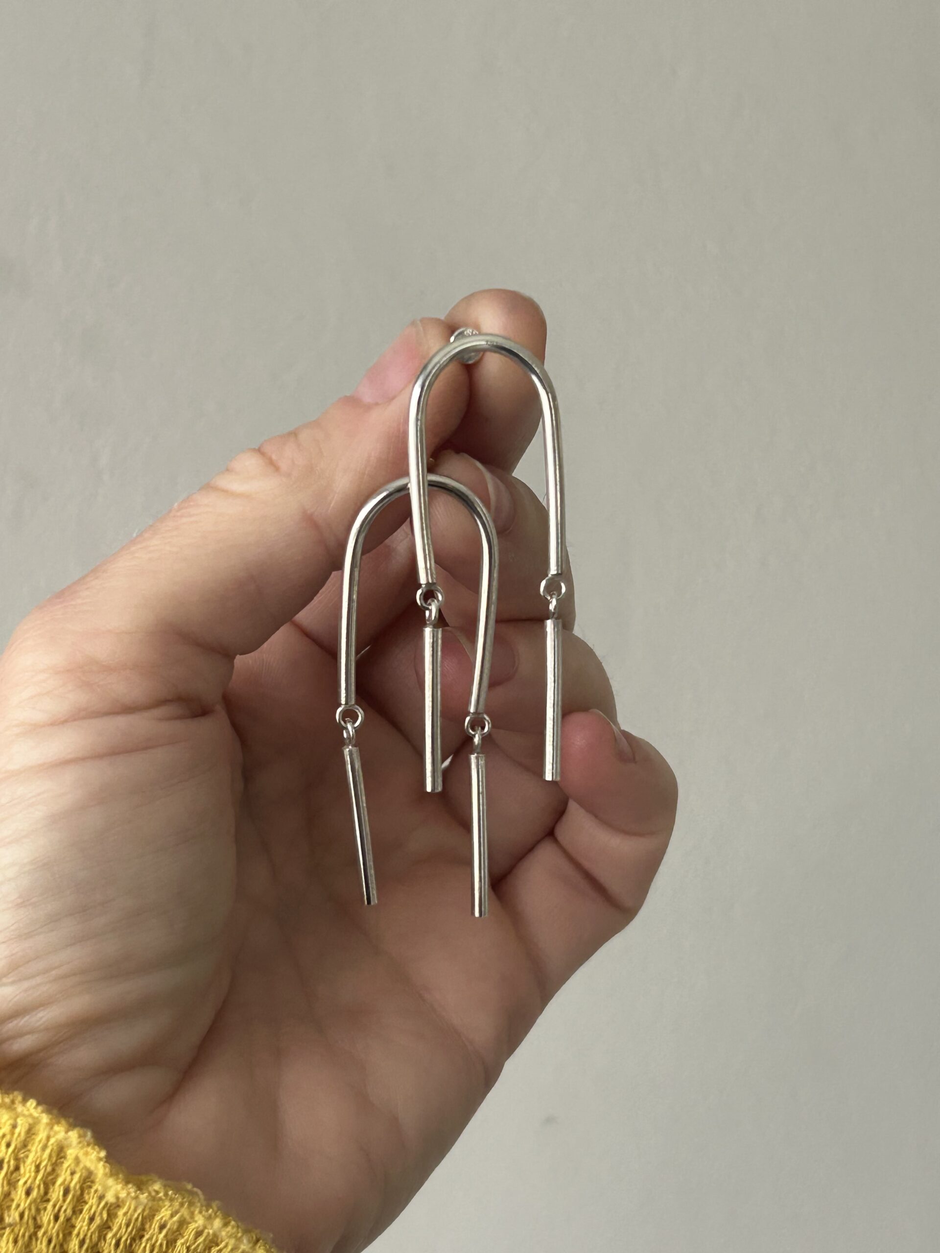 Arc line earrings - Image 3