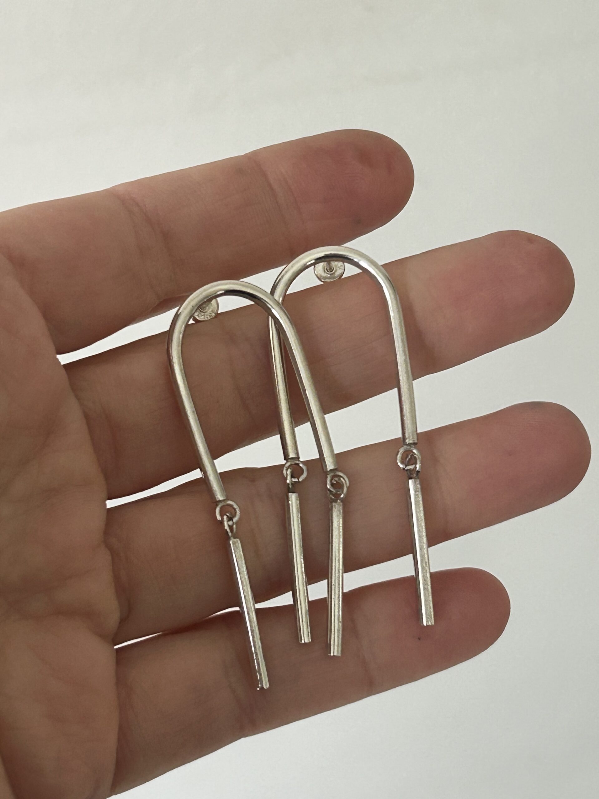 Arc line earrings - Image 10