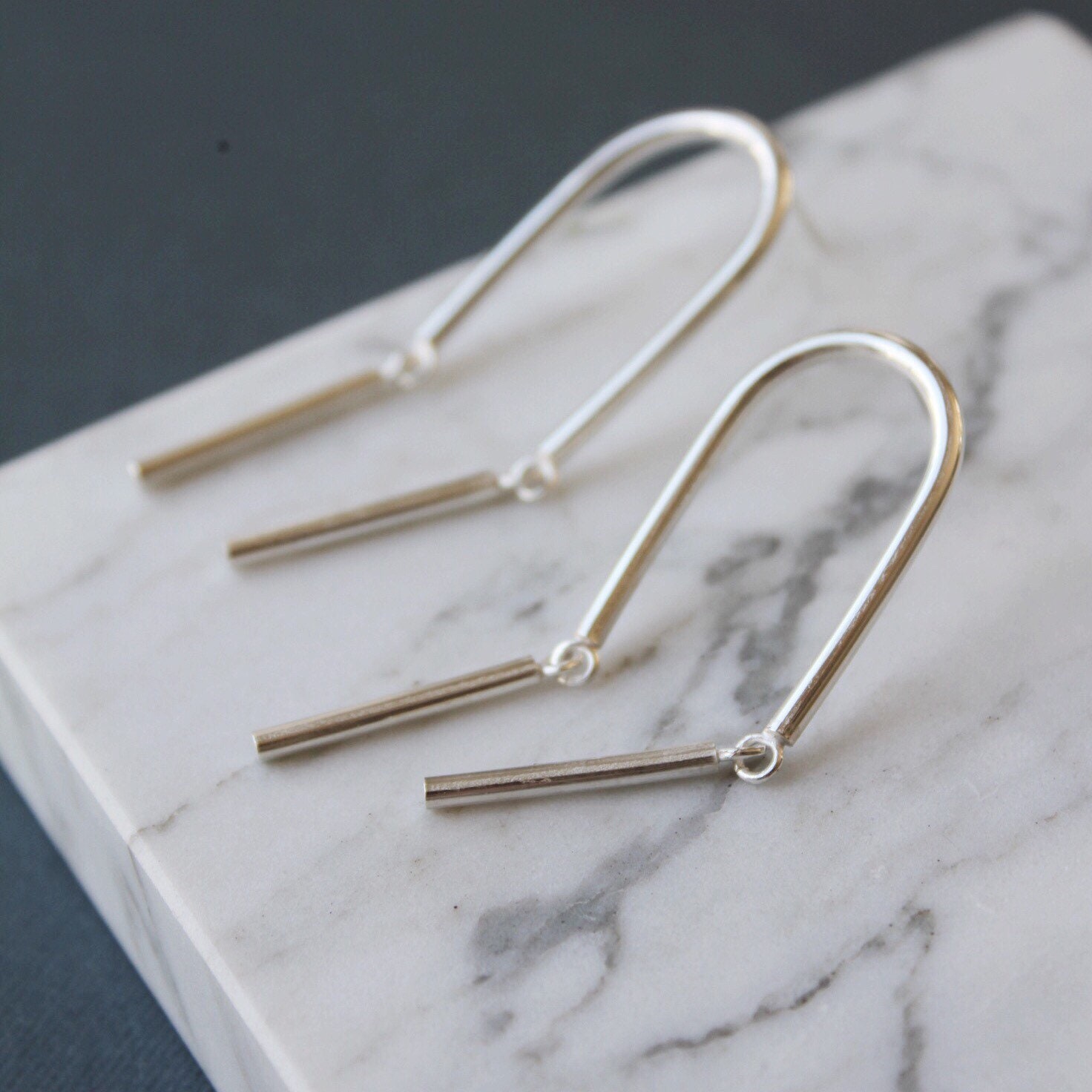 Arc line earrings - Image 7