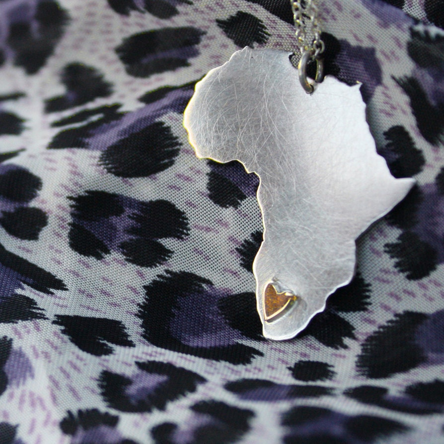 Africa pendant heart of gold
