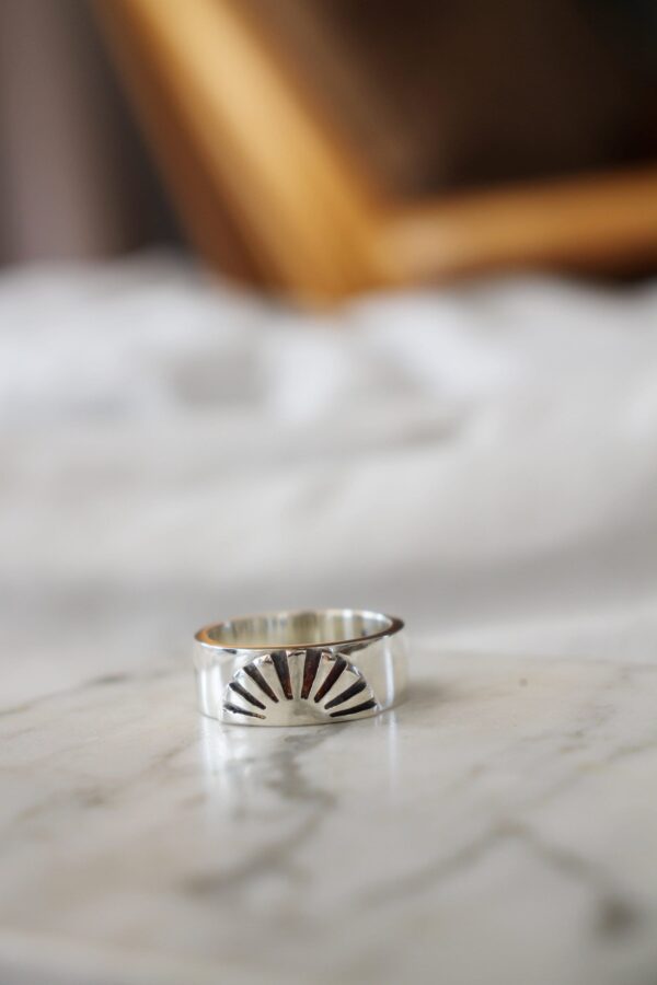 Sunrise ring