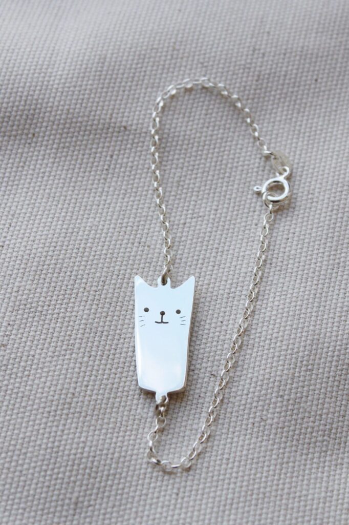 Kitty bracelet