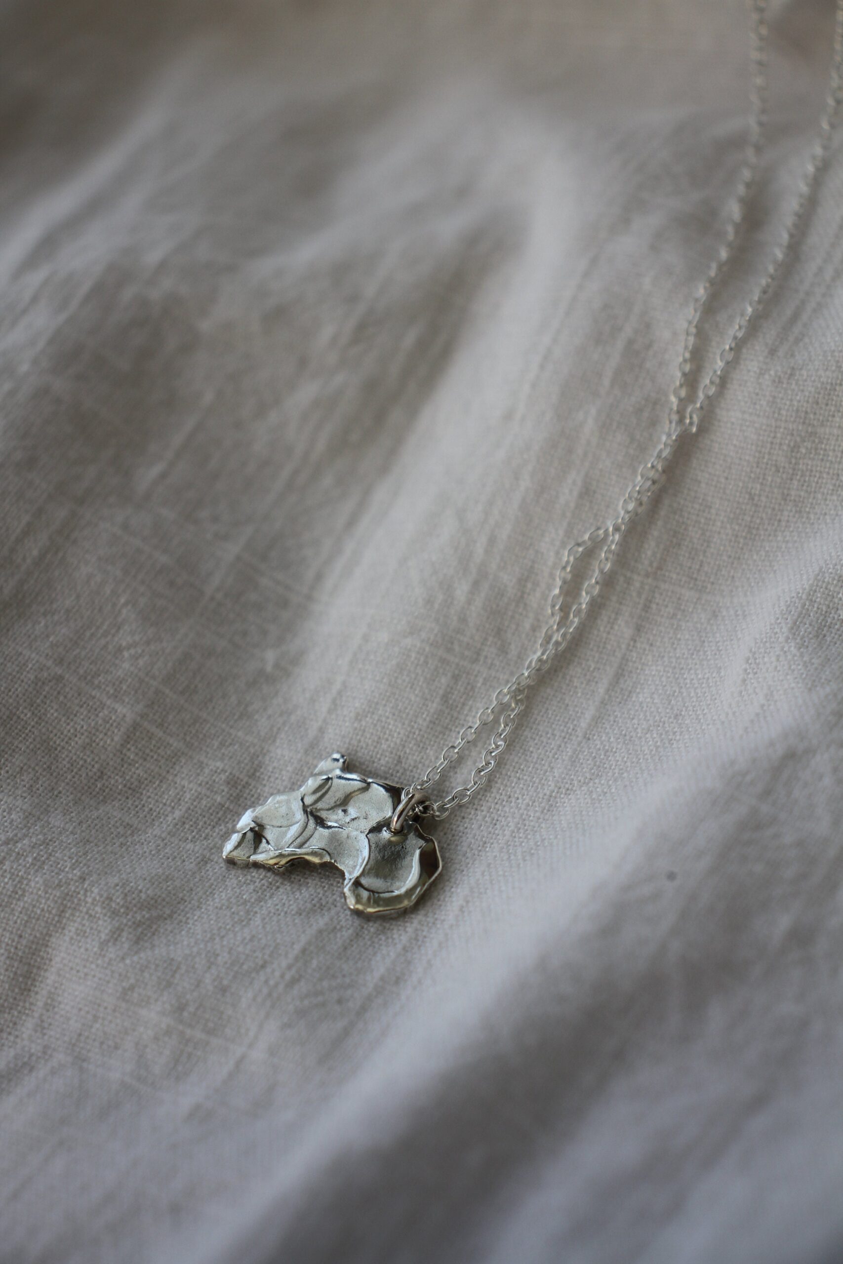 Africa necklace - textured silver - Image 6