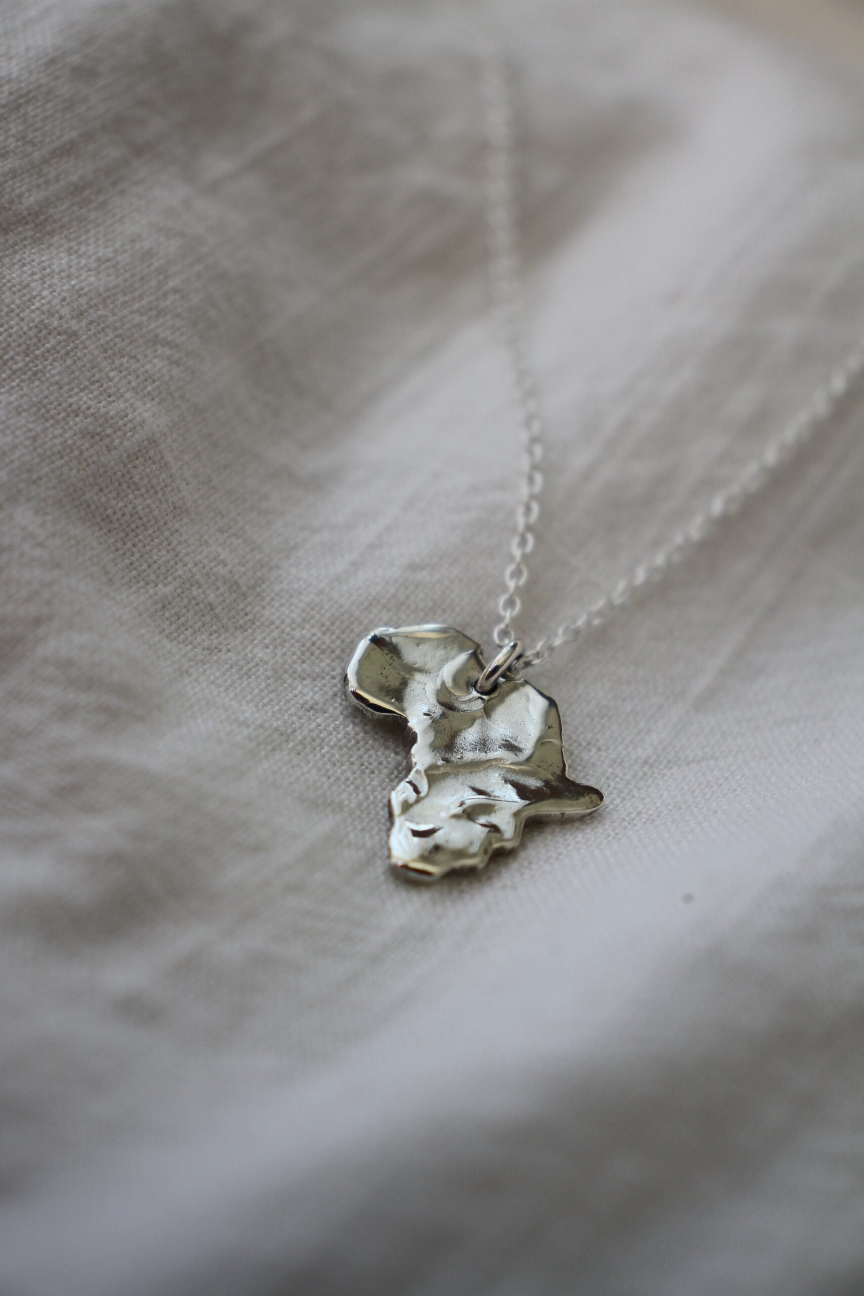 Africa necklace - textured silver - Image 4