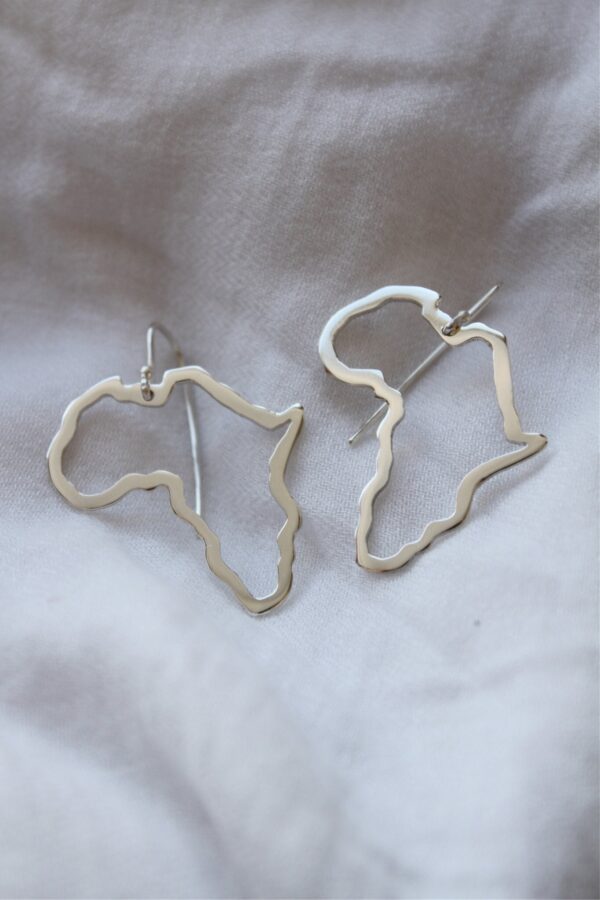 Africa outline earrings - silver