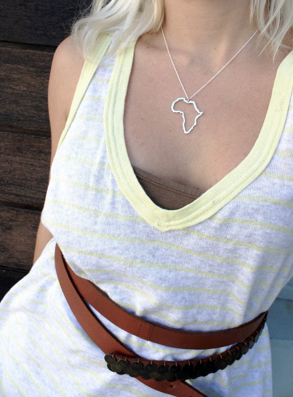 Africa outline necklace - 3.5cm - Image 9