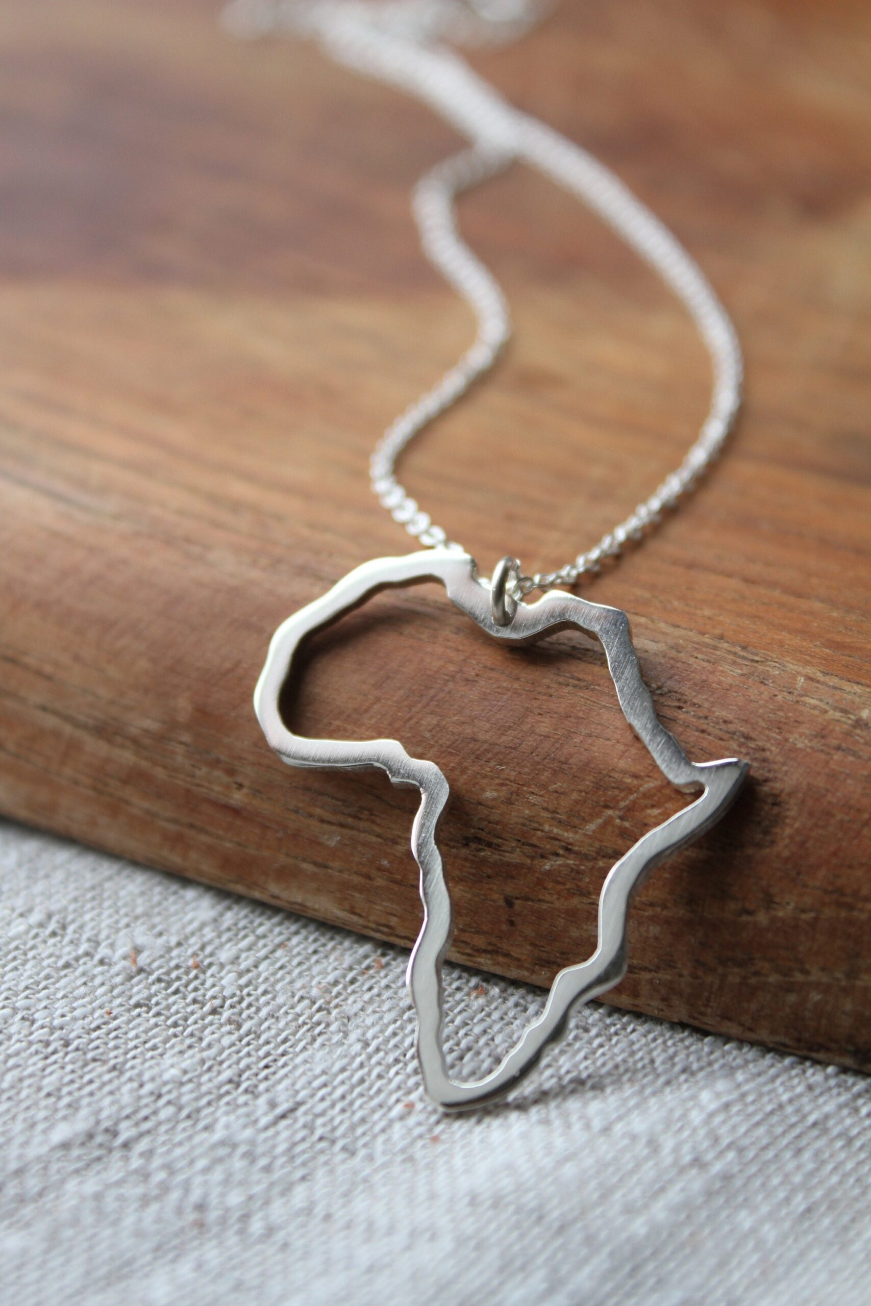 Africa outline necklace - 3.5cm