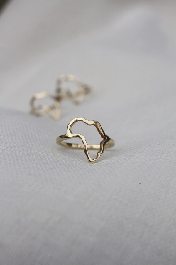Africa outline ring - gold
