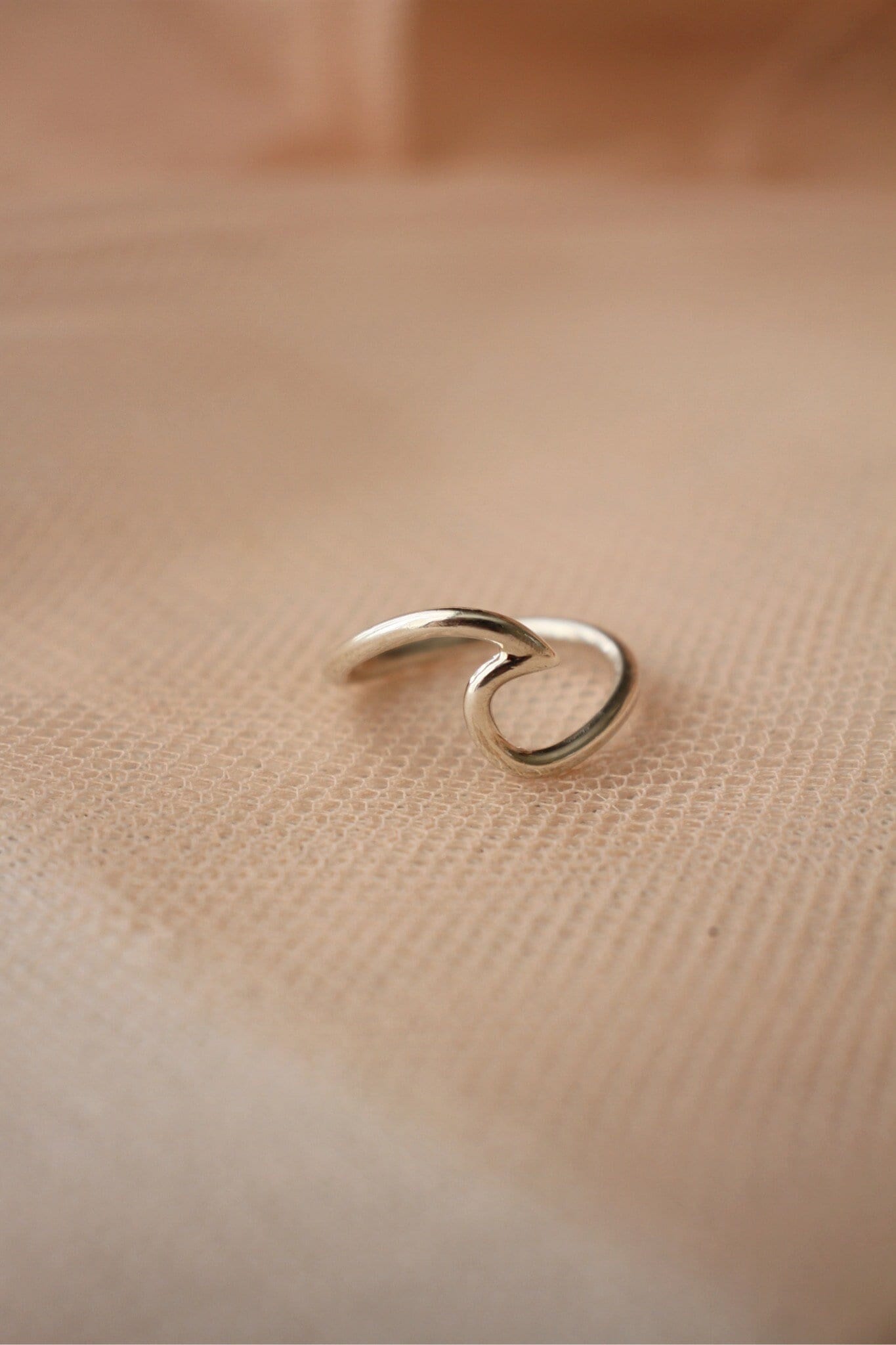 Wave ring