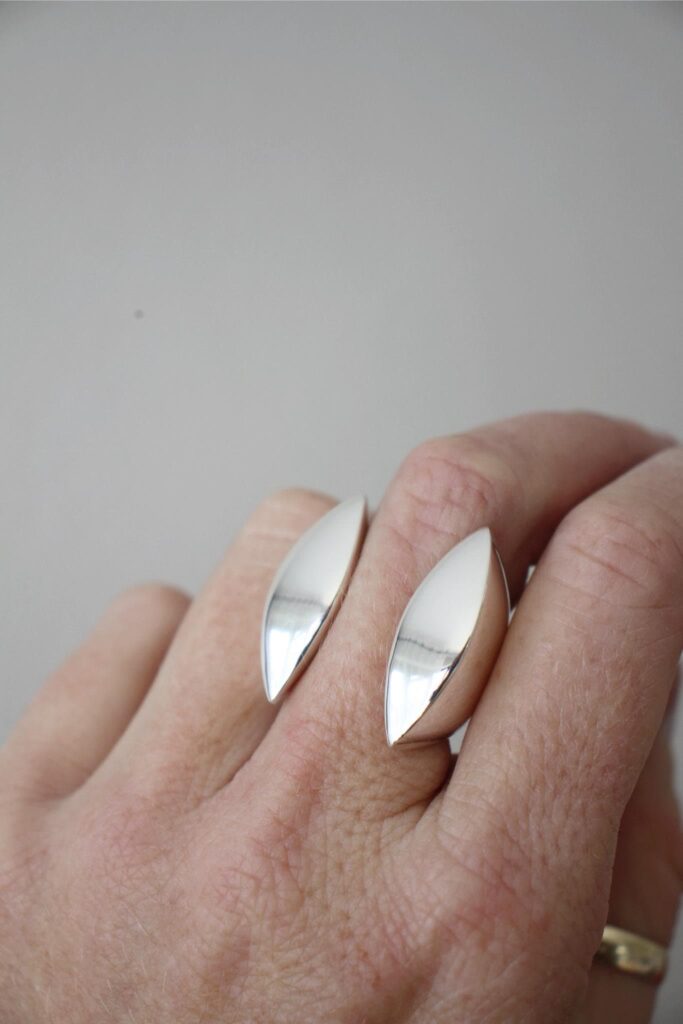 Clam ring - silver