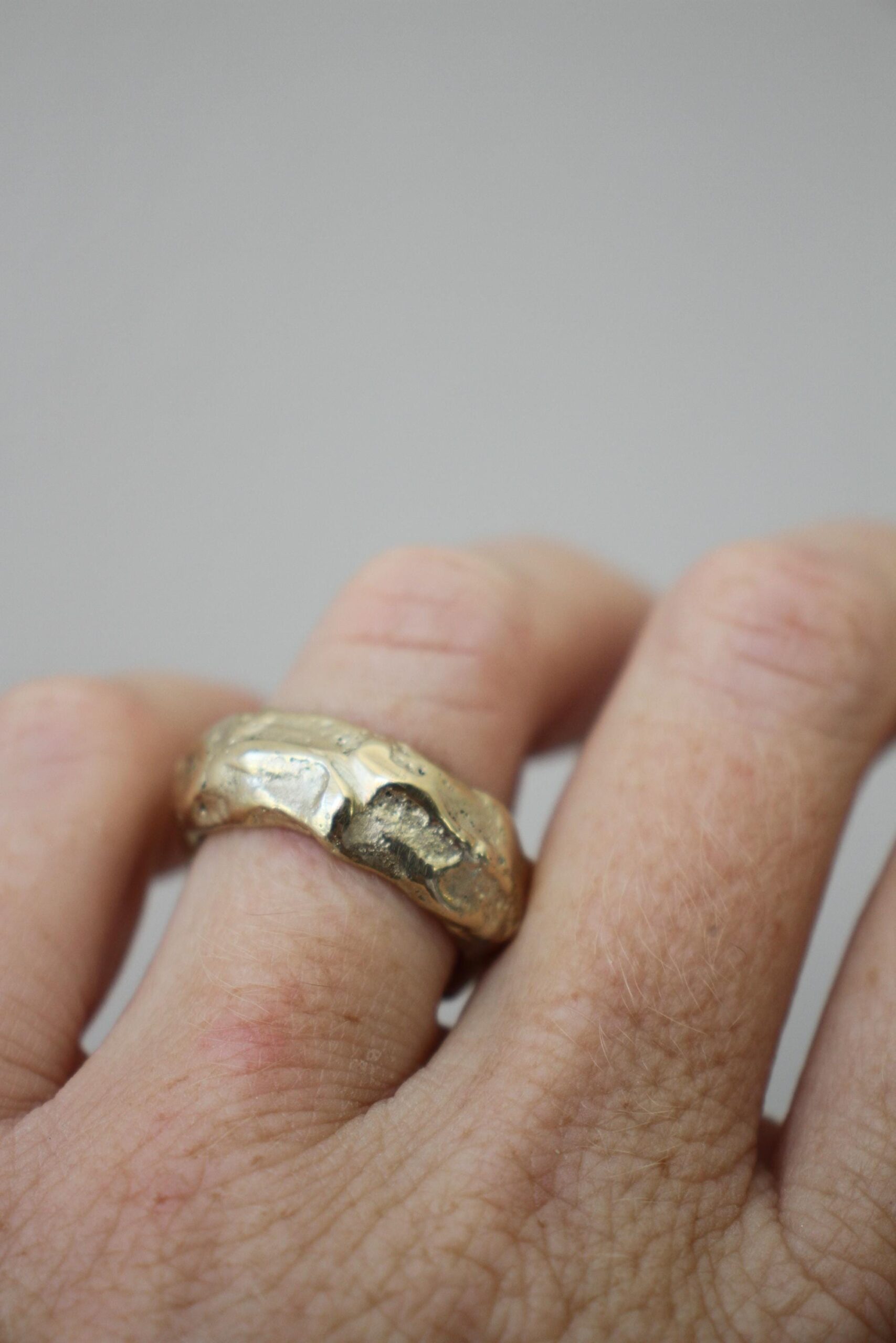 Lava ring - brass (wide) - Image 9