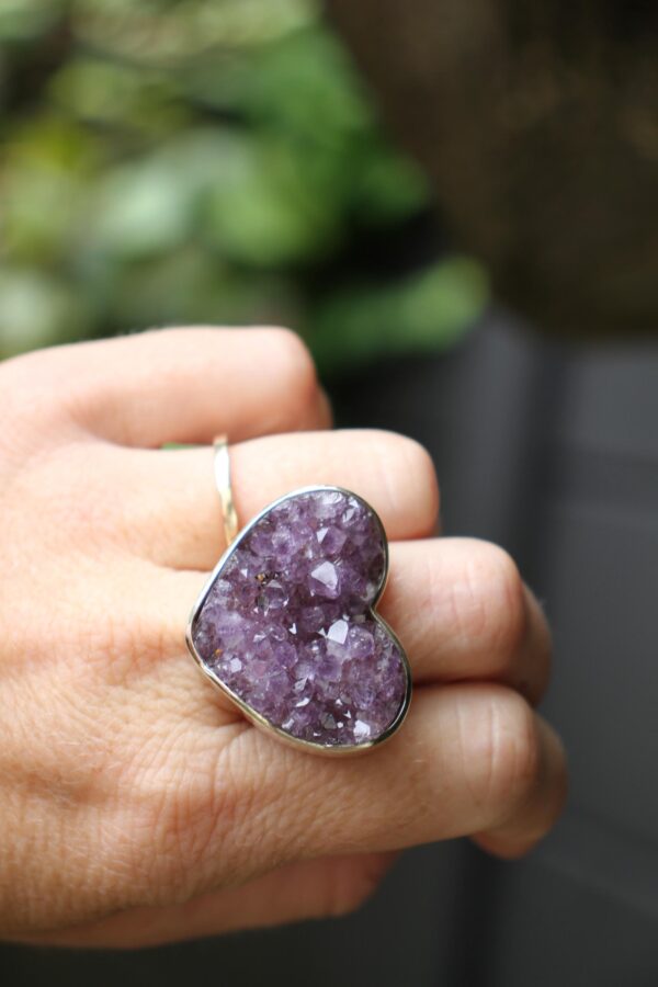 Amethyst heart statement ring