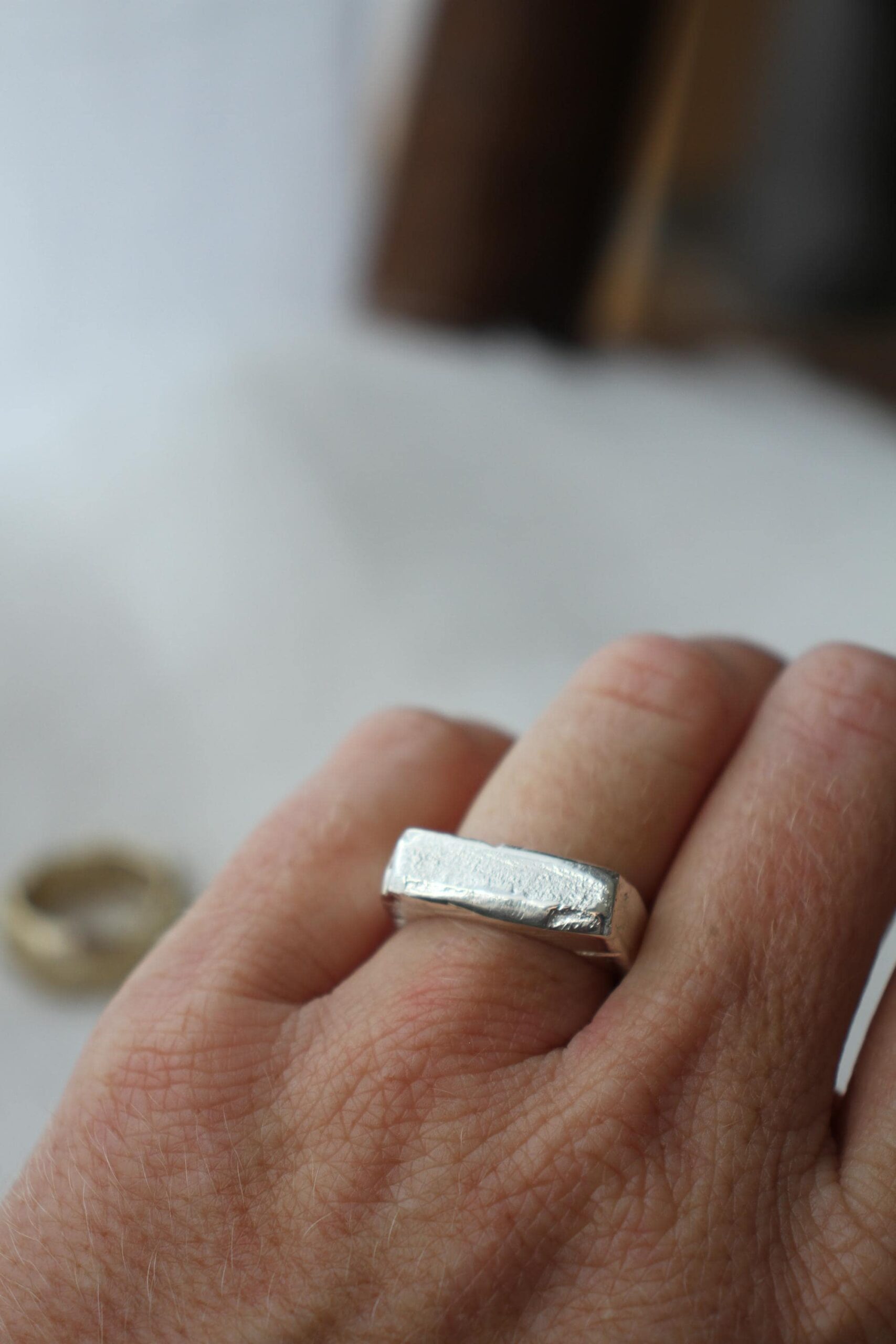 Signet ring - rustic rectangle - silver - Image 6