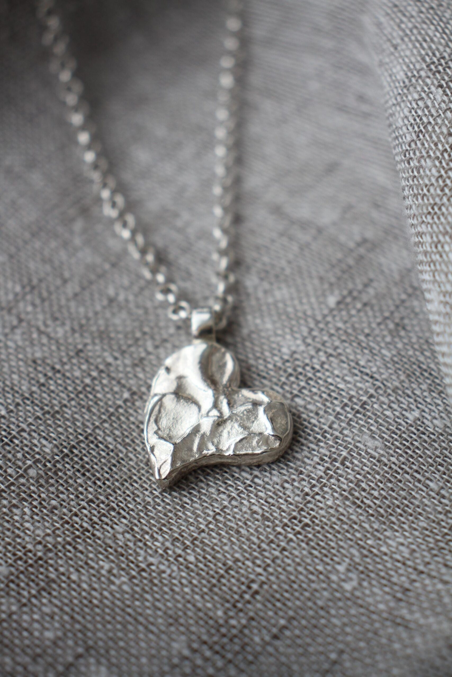 Chunky heart pendant - brass - Image 13