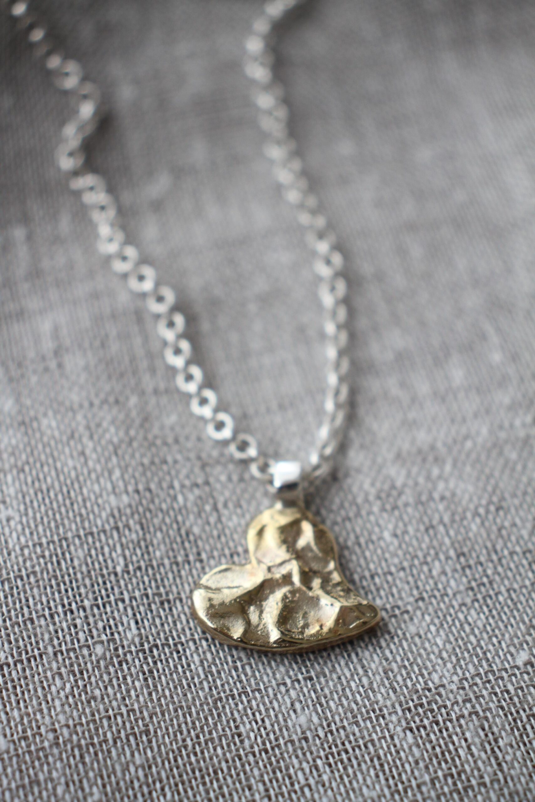 Chunky heart pendant - brass - Image 9