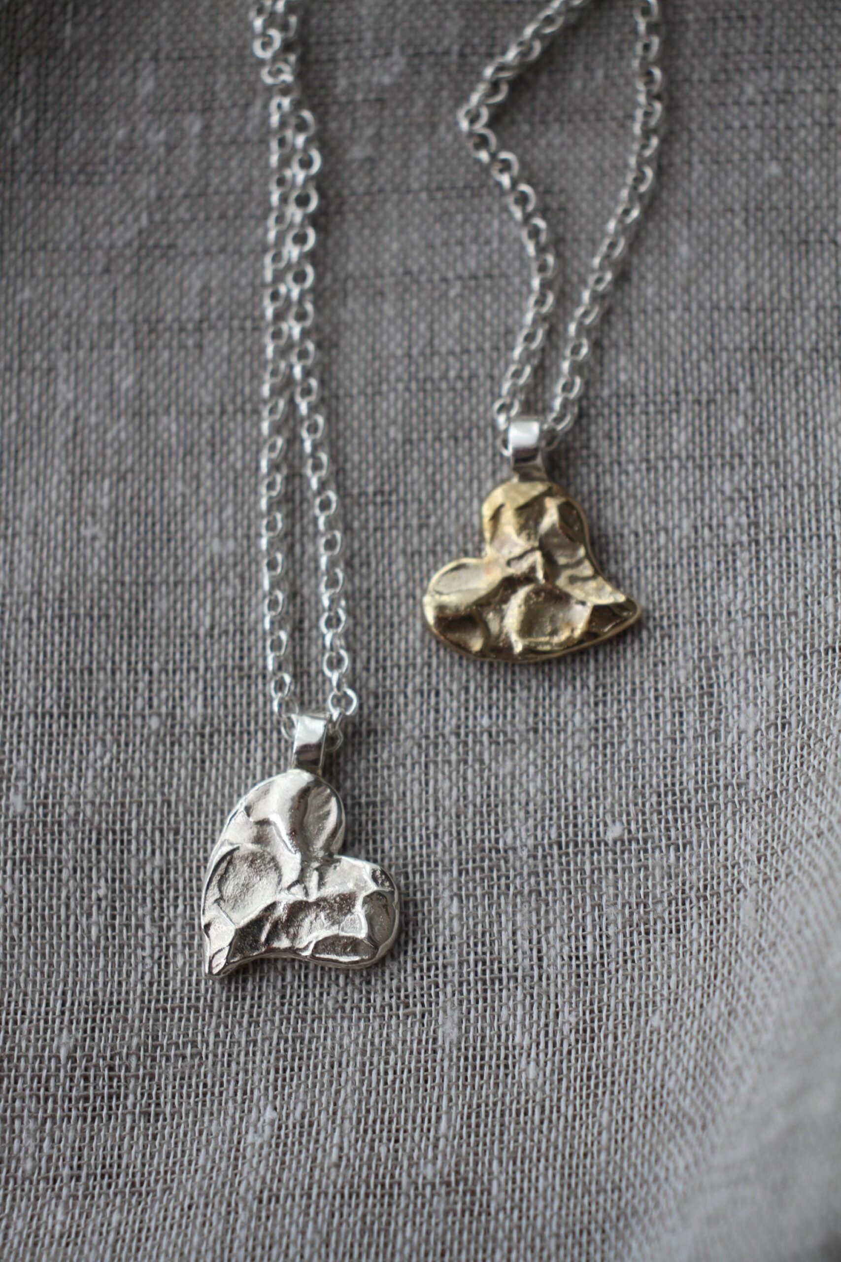 Chunky heart pendant - brass - Image 5