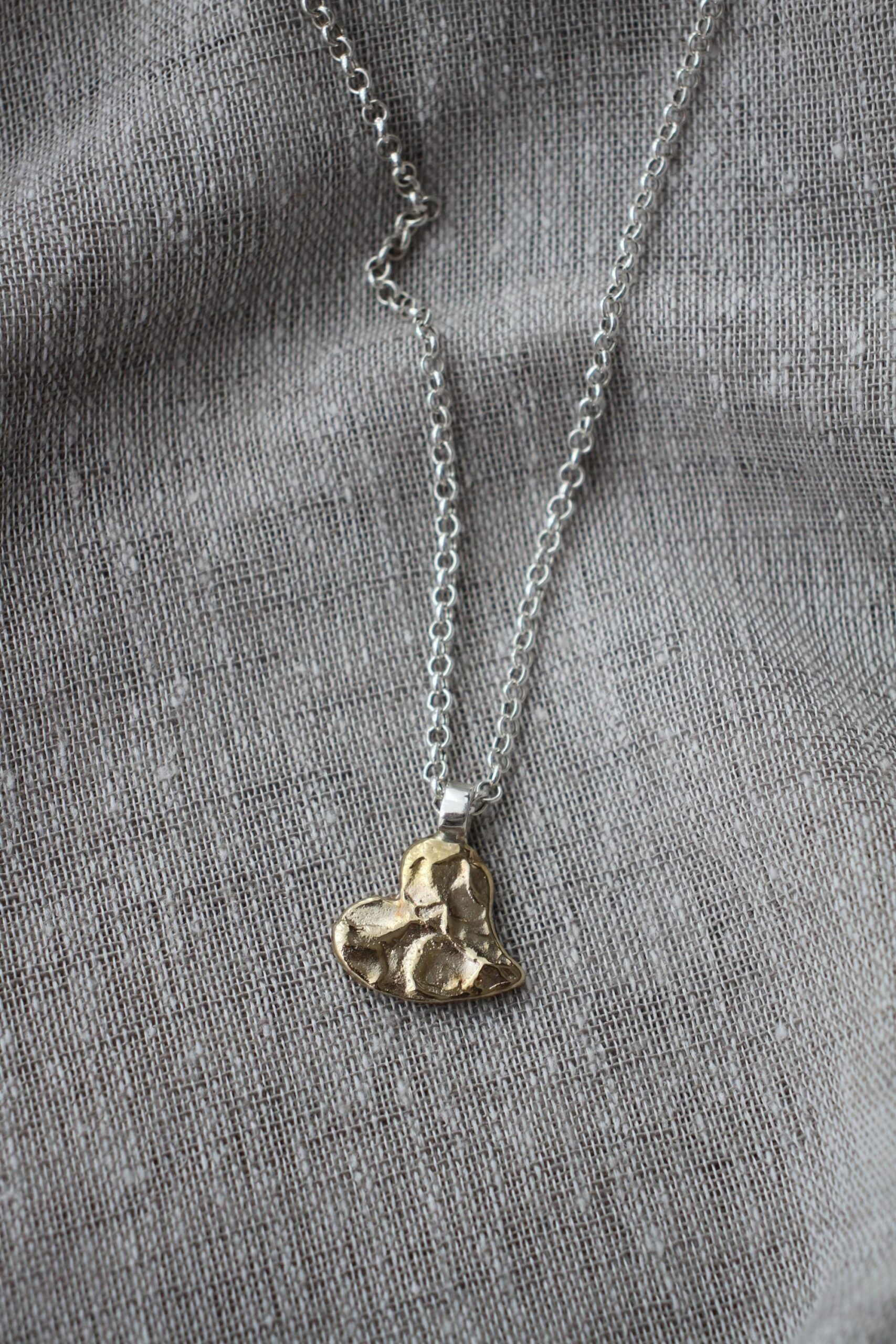 Chunky heart pendant - brass - Image 8