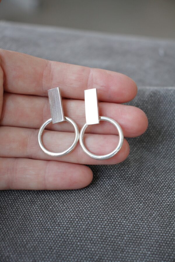 Dash hoop studs