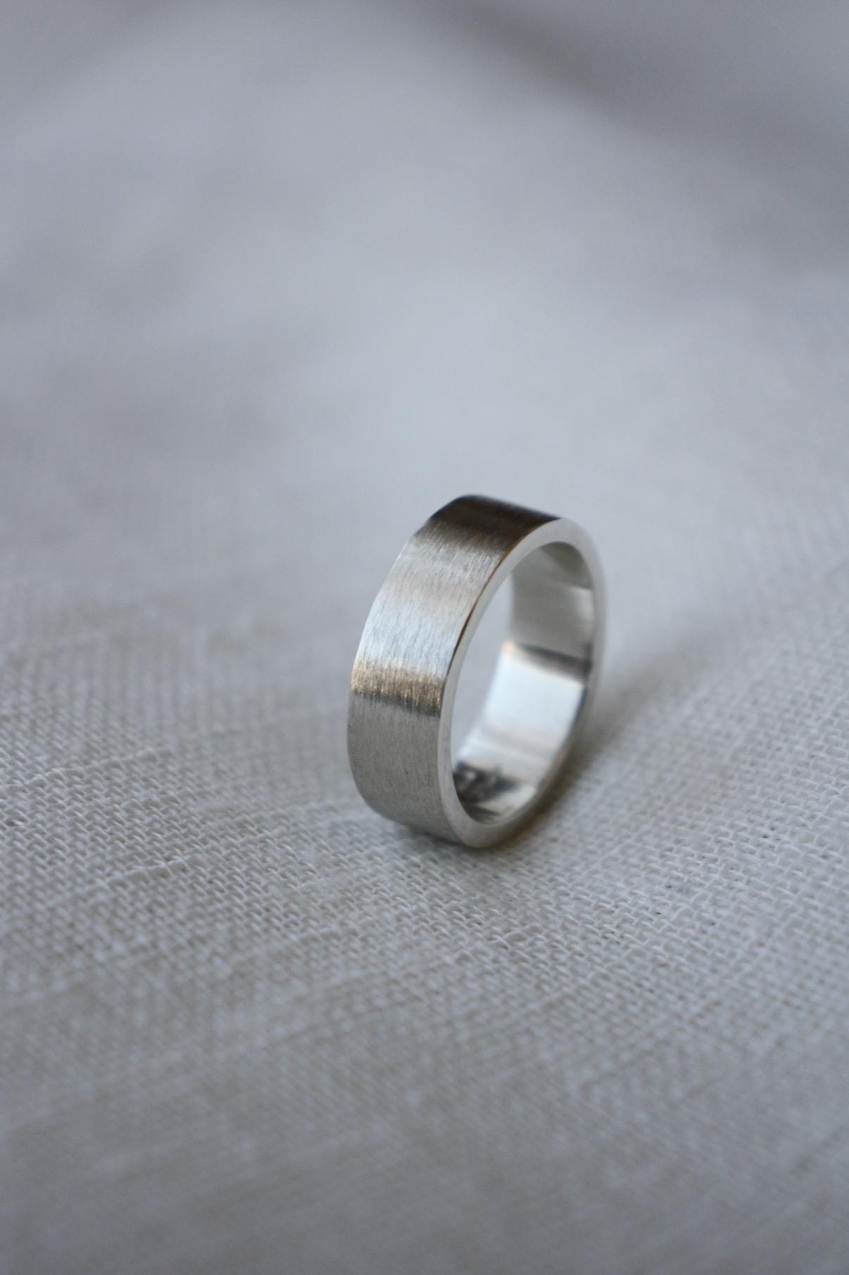 Brushed satin ring - 7mm - Image 5