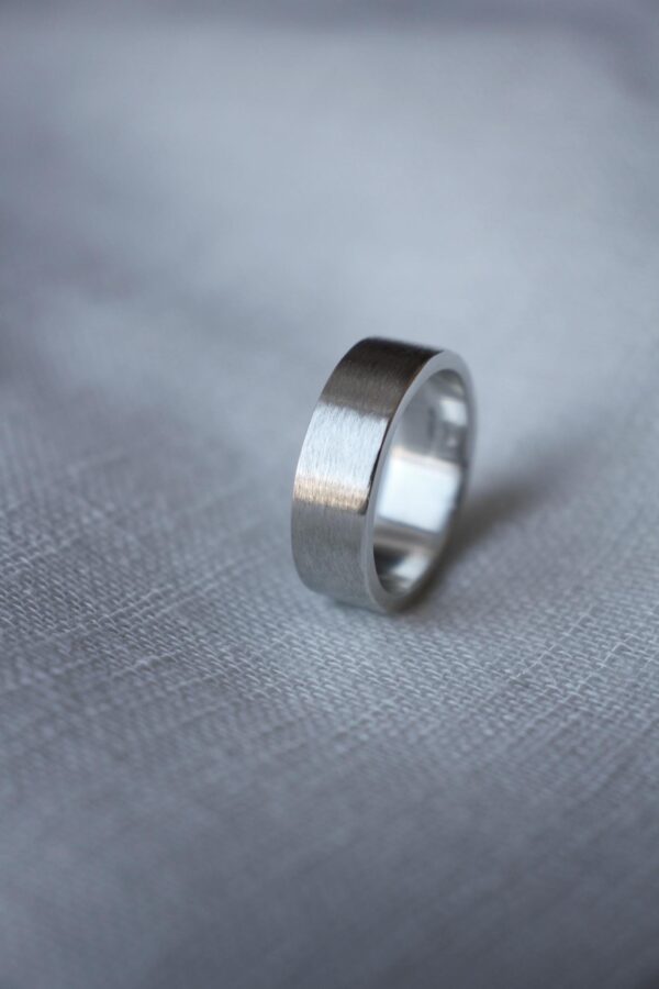 Brushed satin ring - 7mm