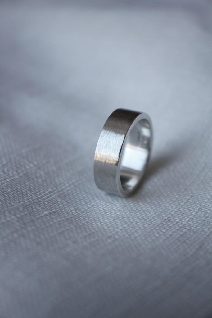 Brushed satin ring - 7mm