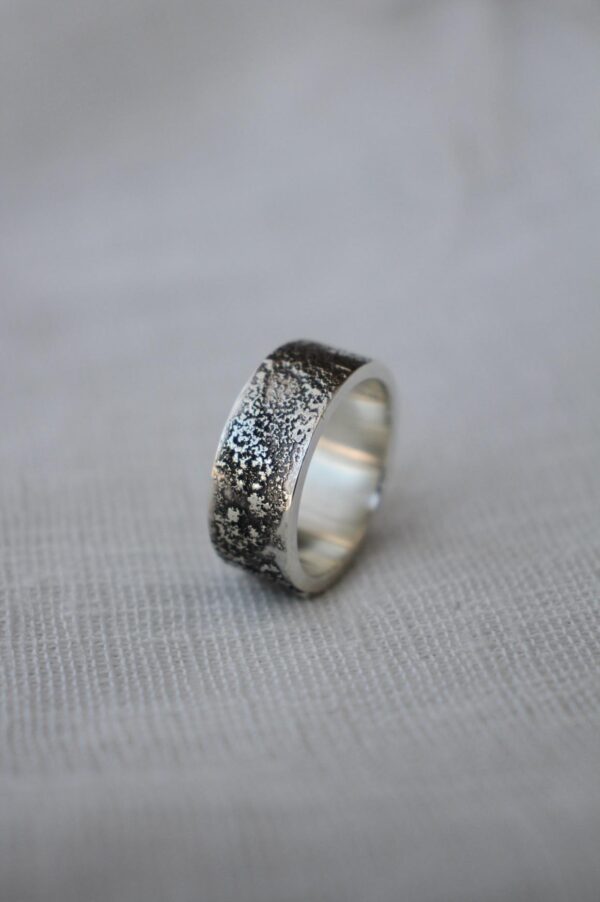 Milky way textured ring