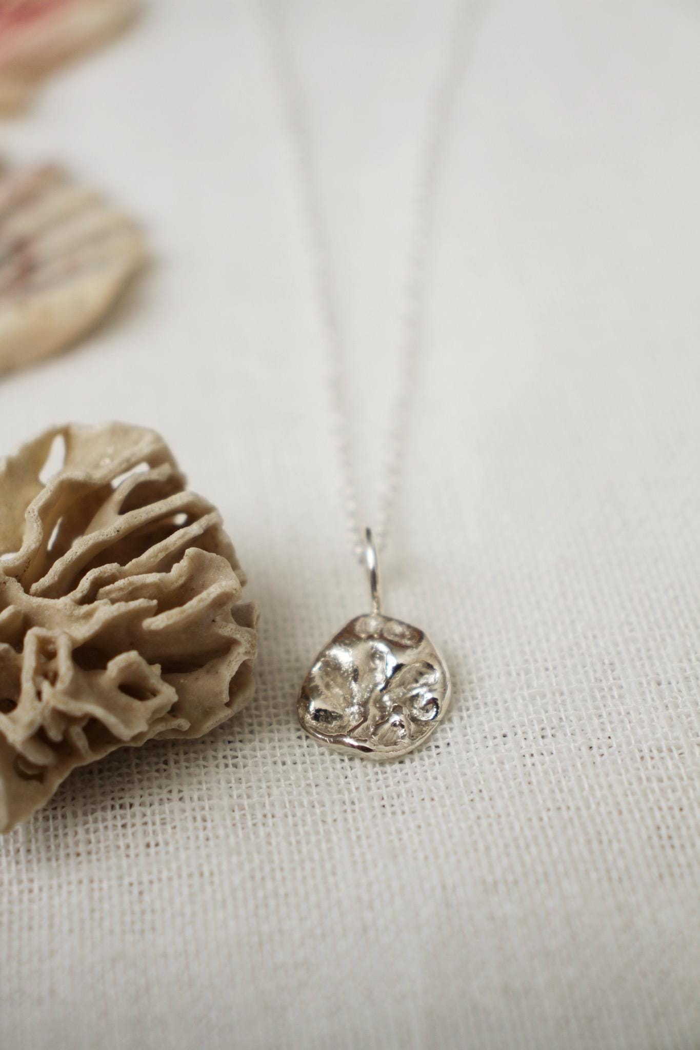 Coral pendant - Image 4