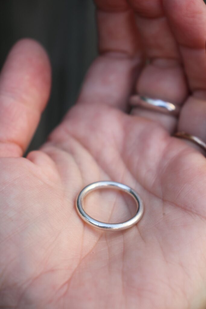 Fully round ring - silver