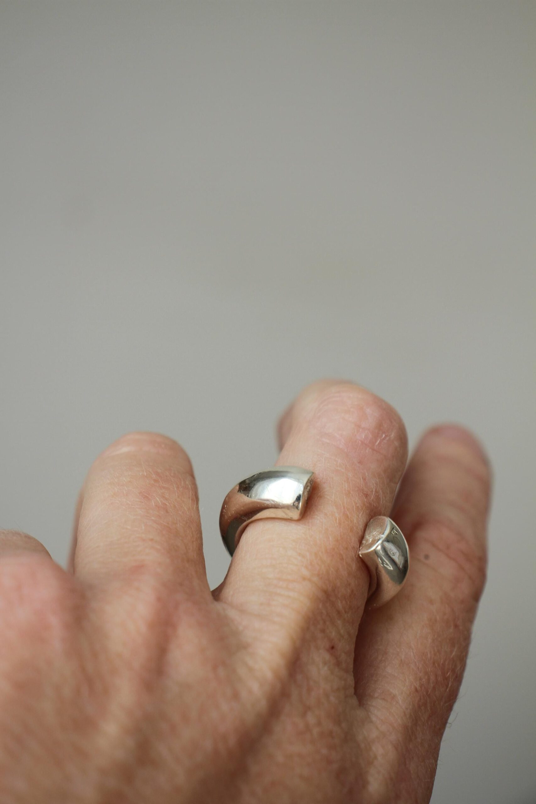 Bold open ring - brass / bronze - Image 3