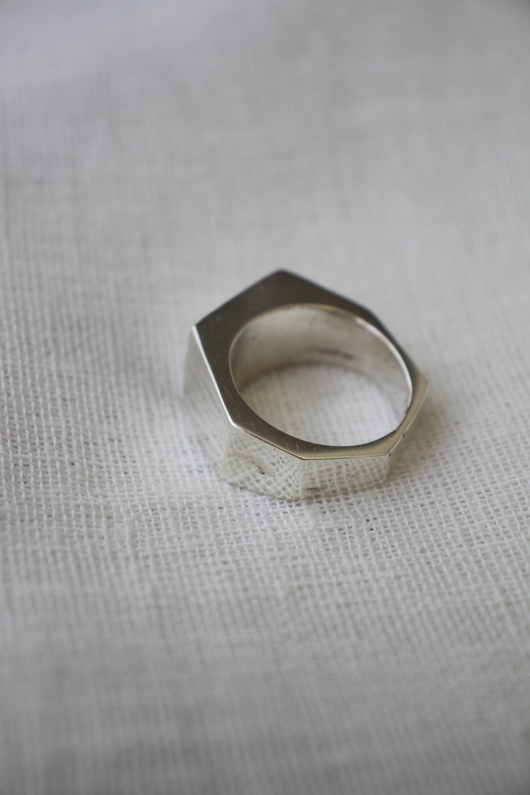 Angular ring - Image 3