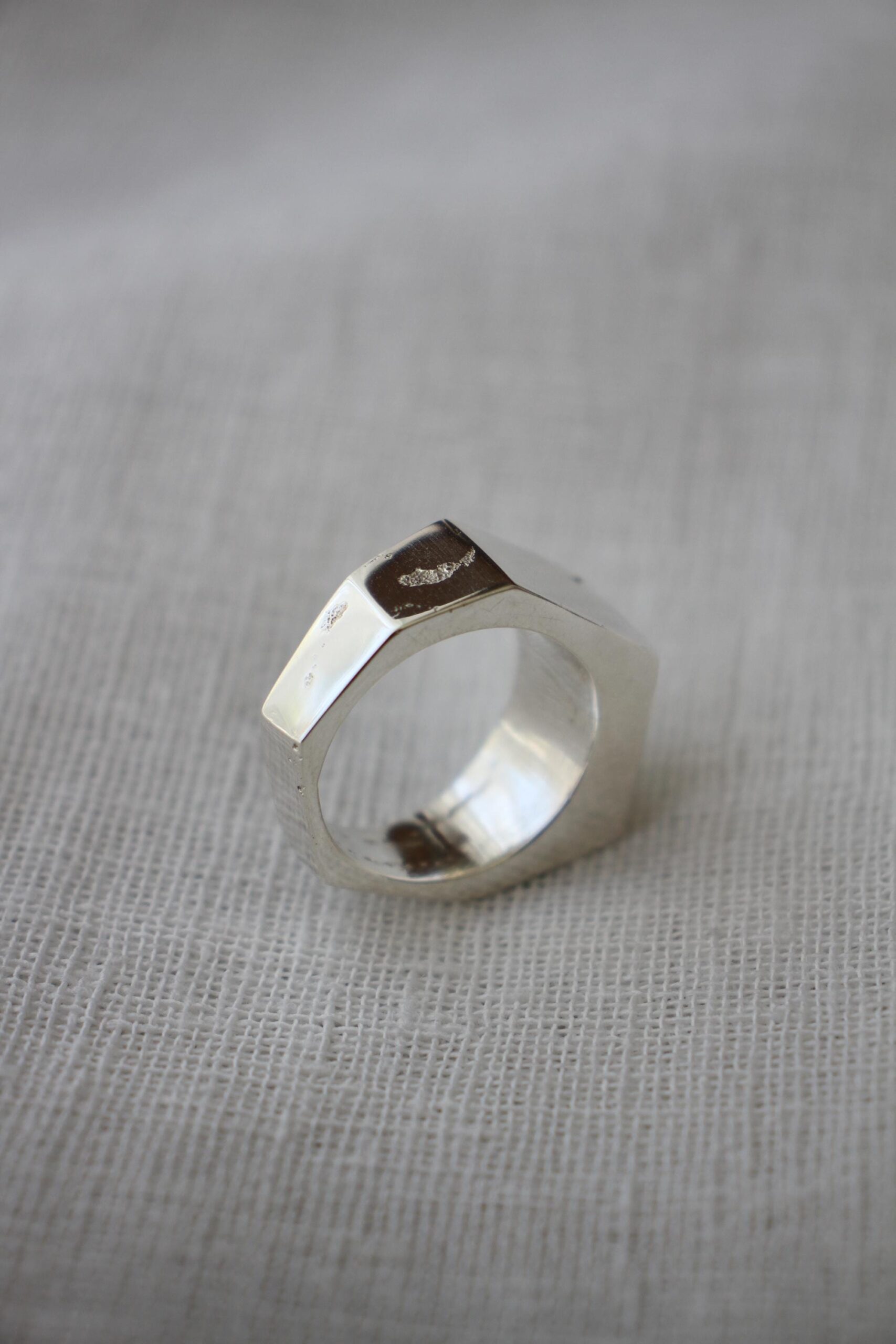 Angular ring - Image 5