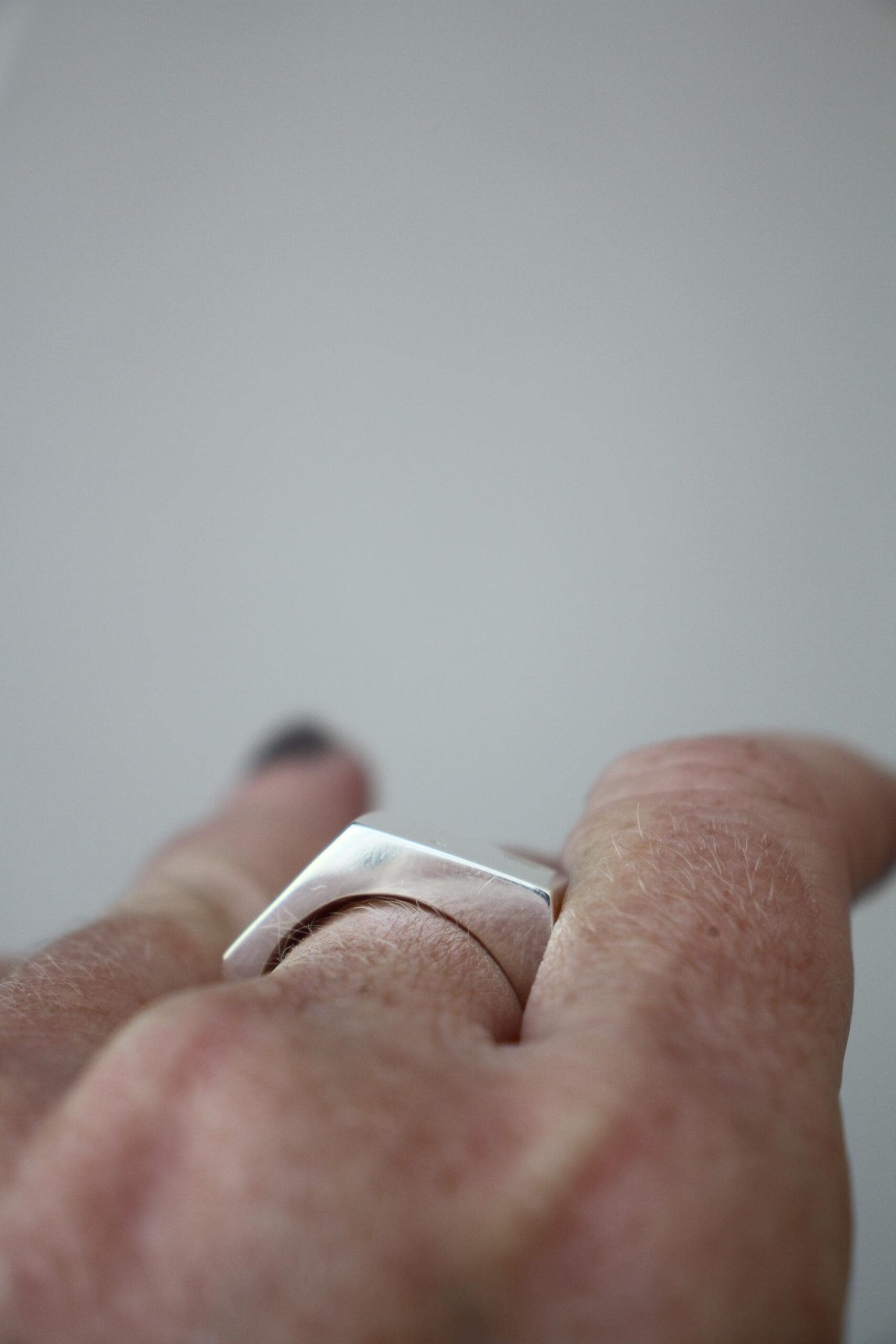 Angular ring - Image 15