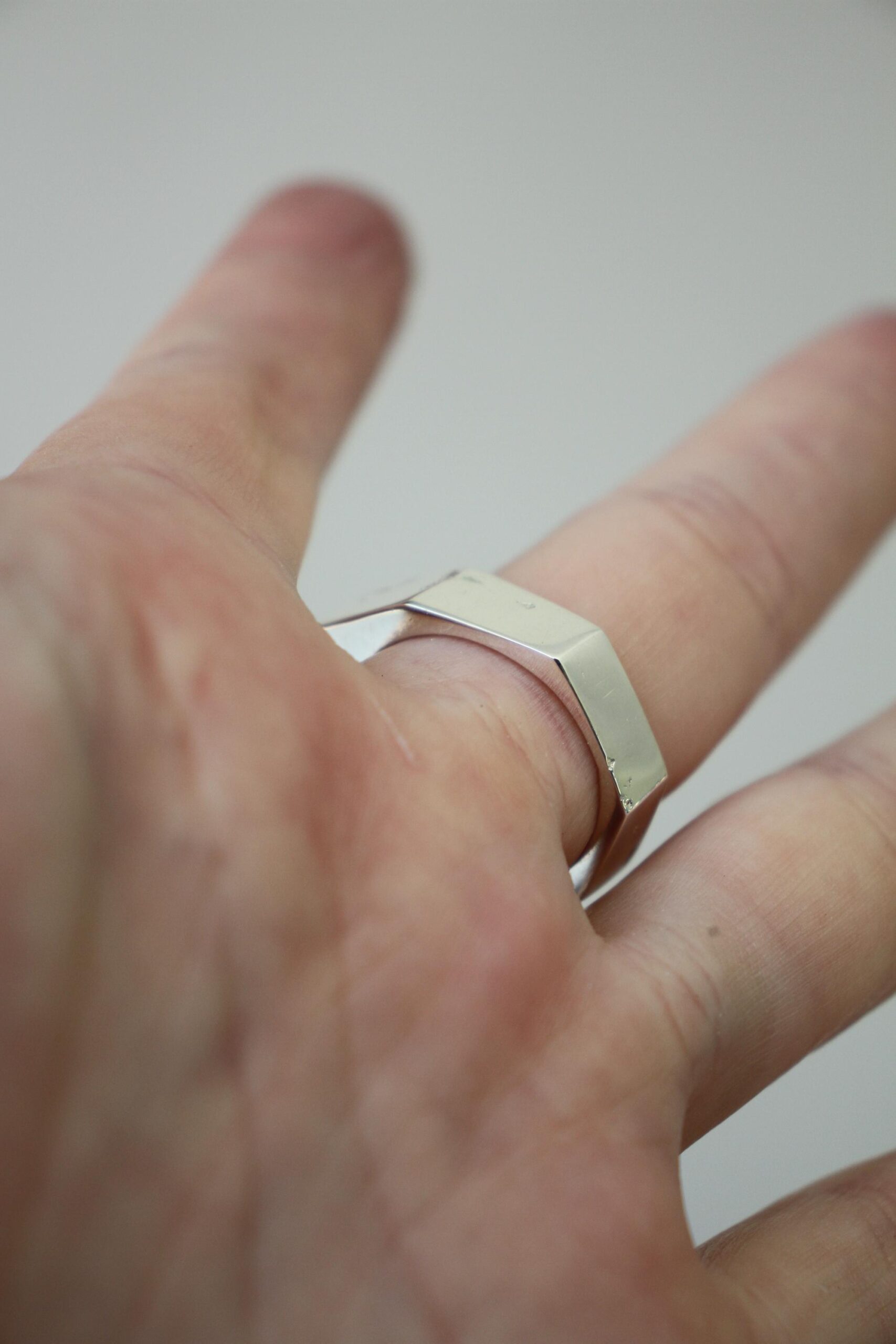 Angular ring - Image 16