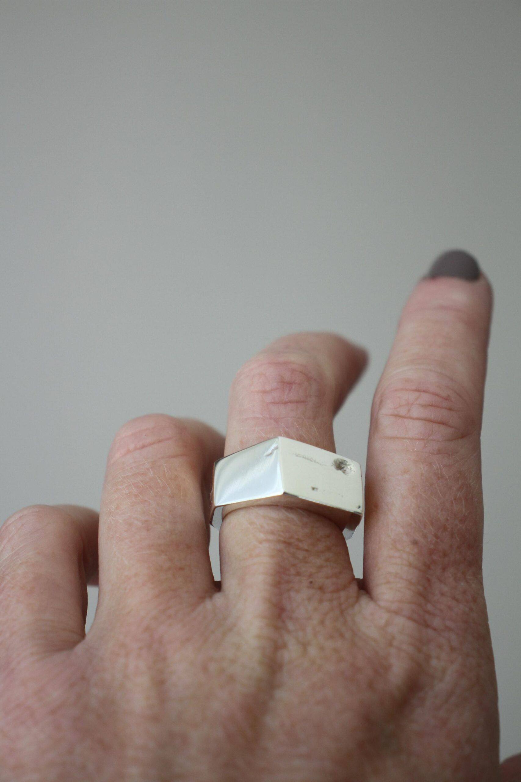 Angular ring - Image 17