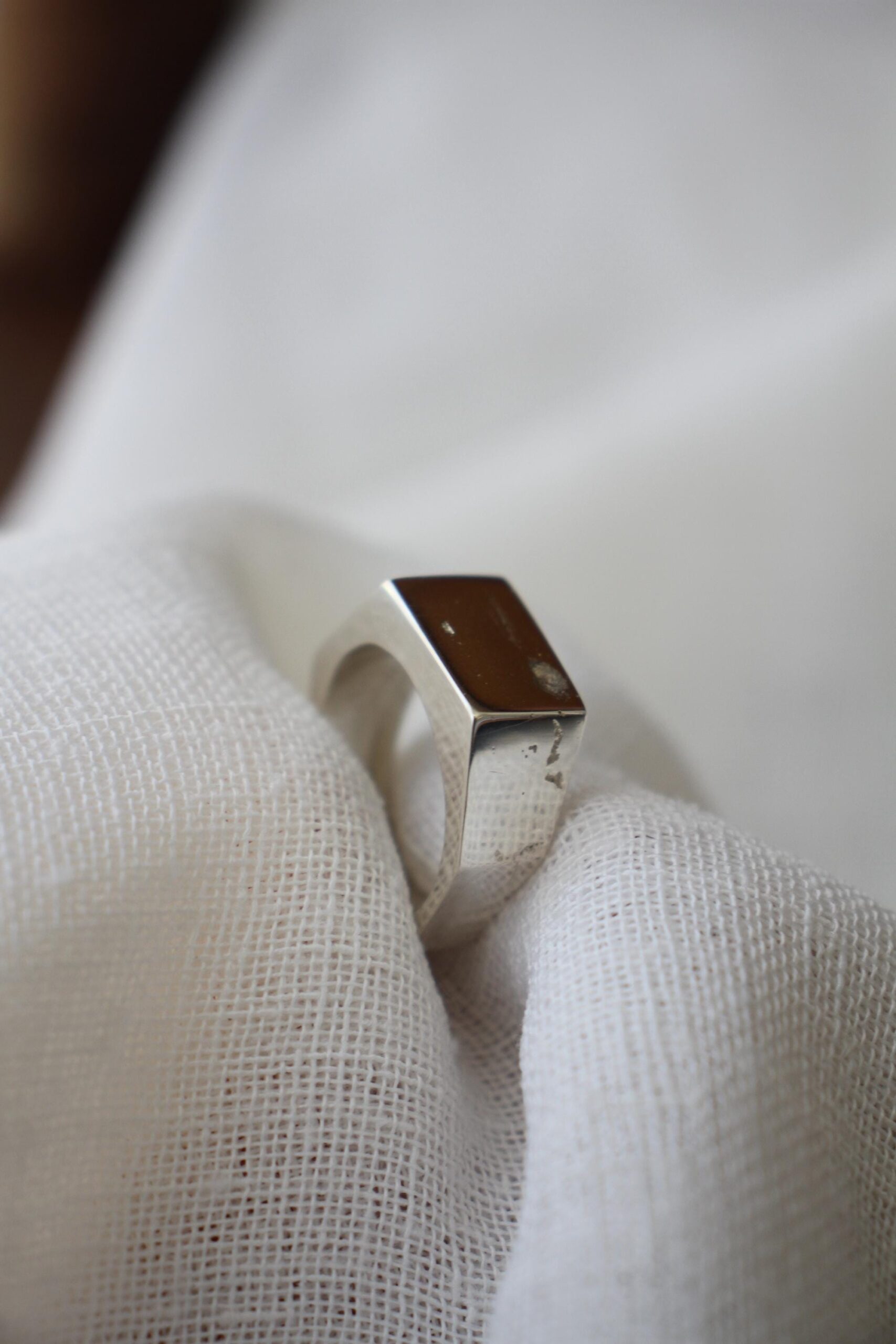 Angular ring - Image 6