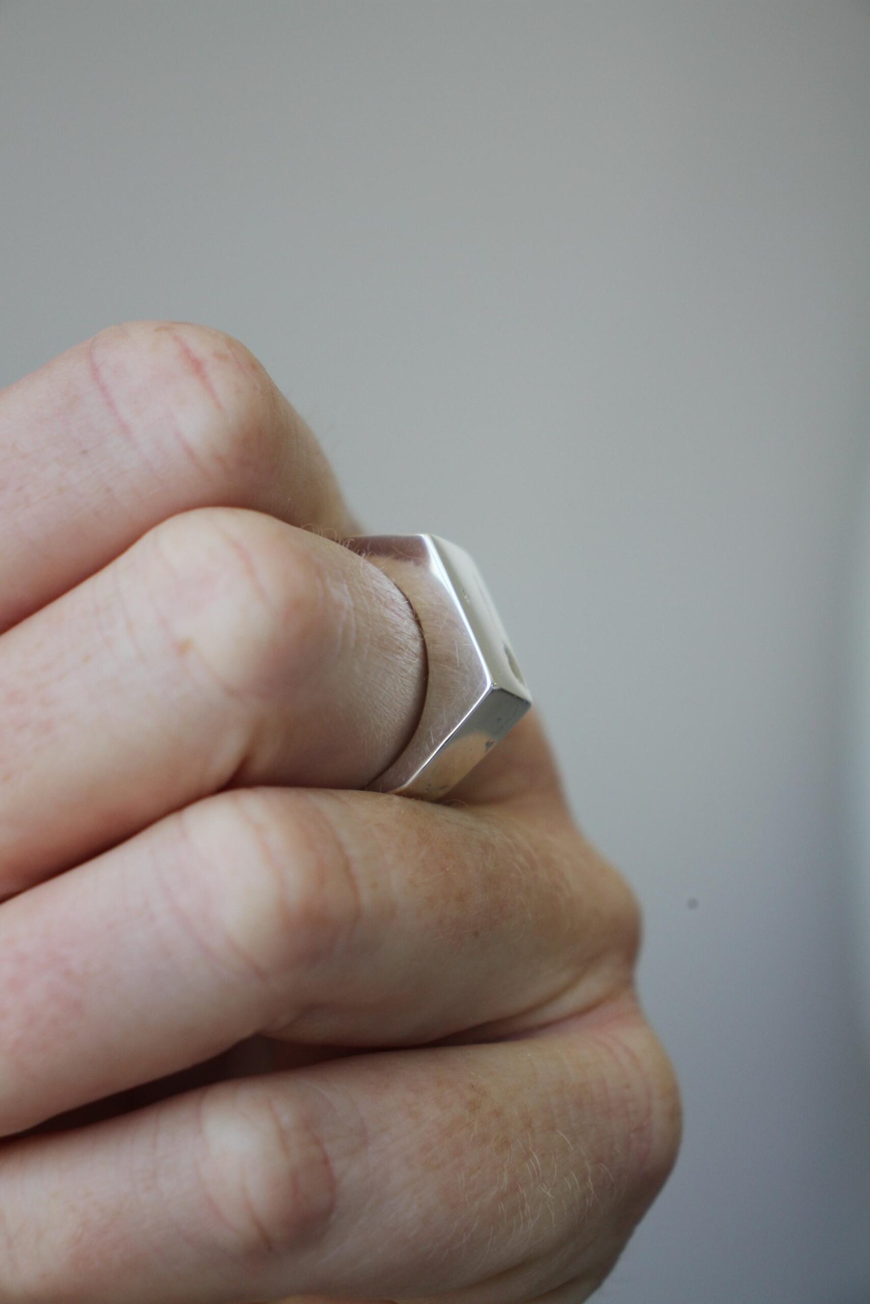 Angular ring - Image 11