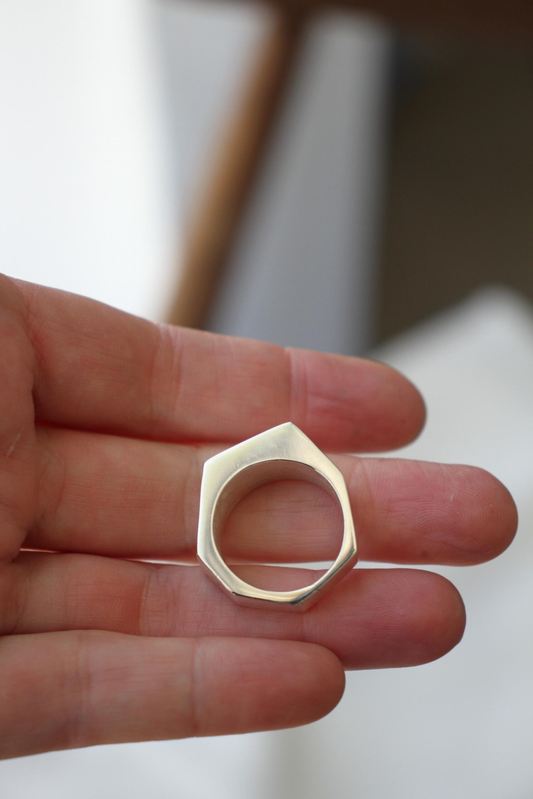 Angular ring - Image 18