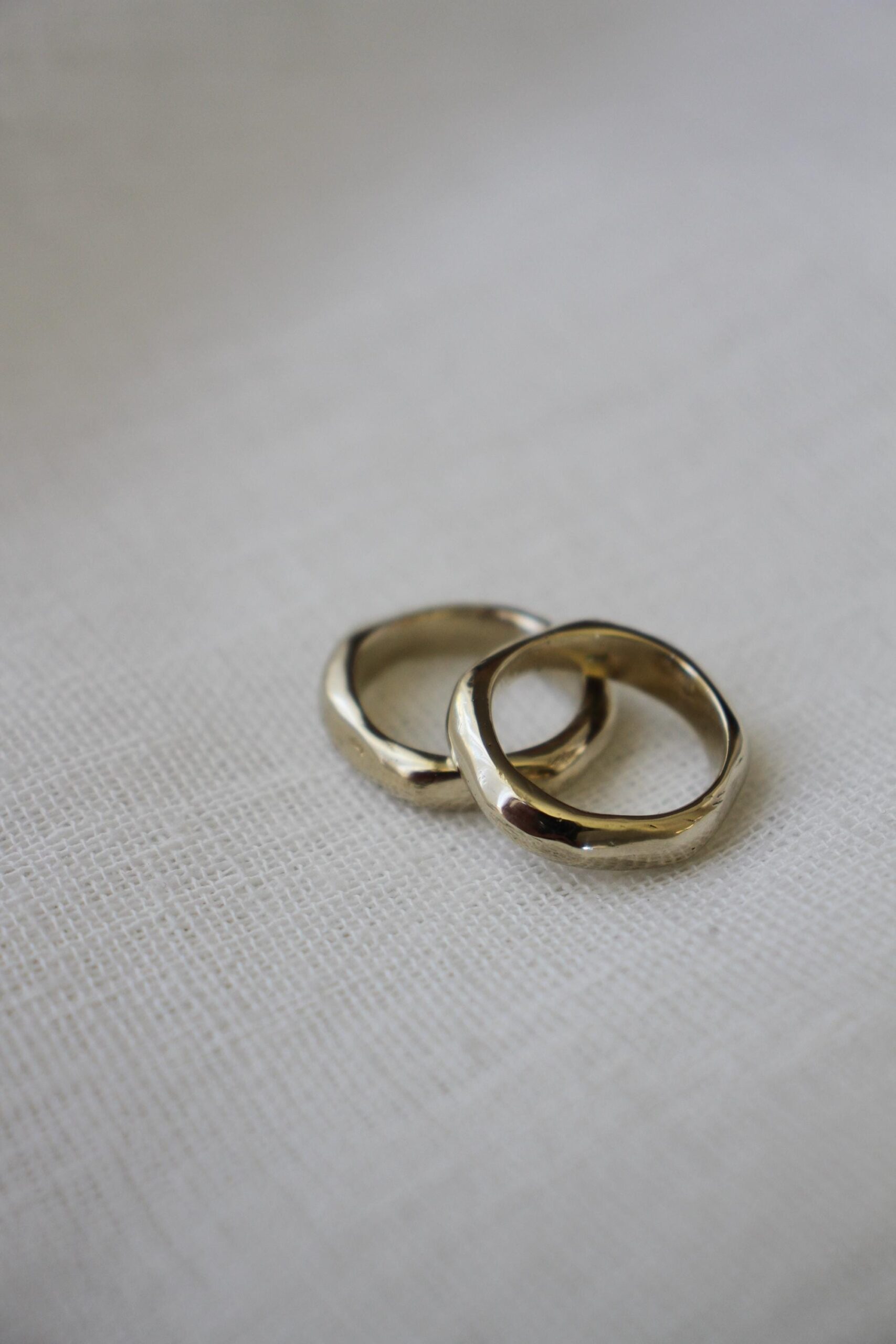 Wavy ring - brass