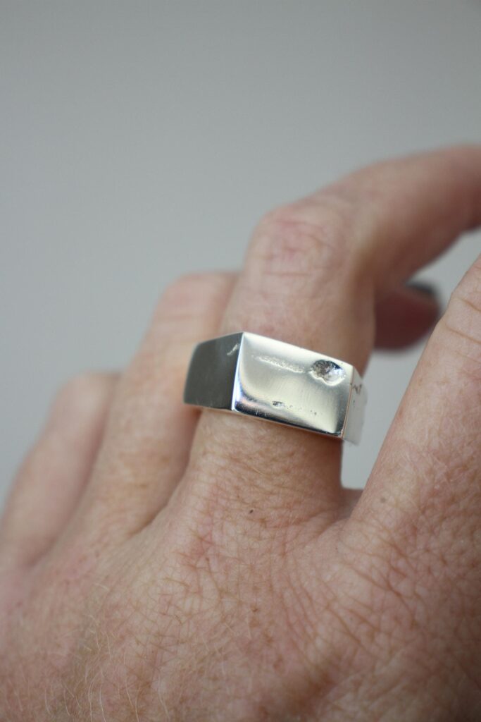 Angular ring