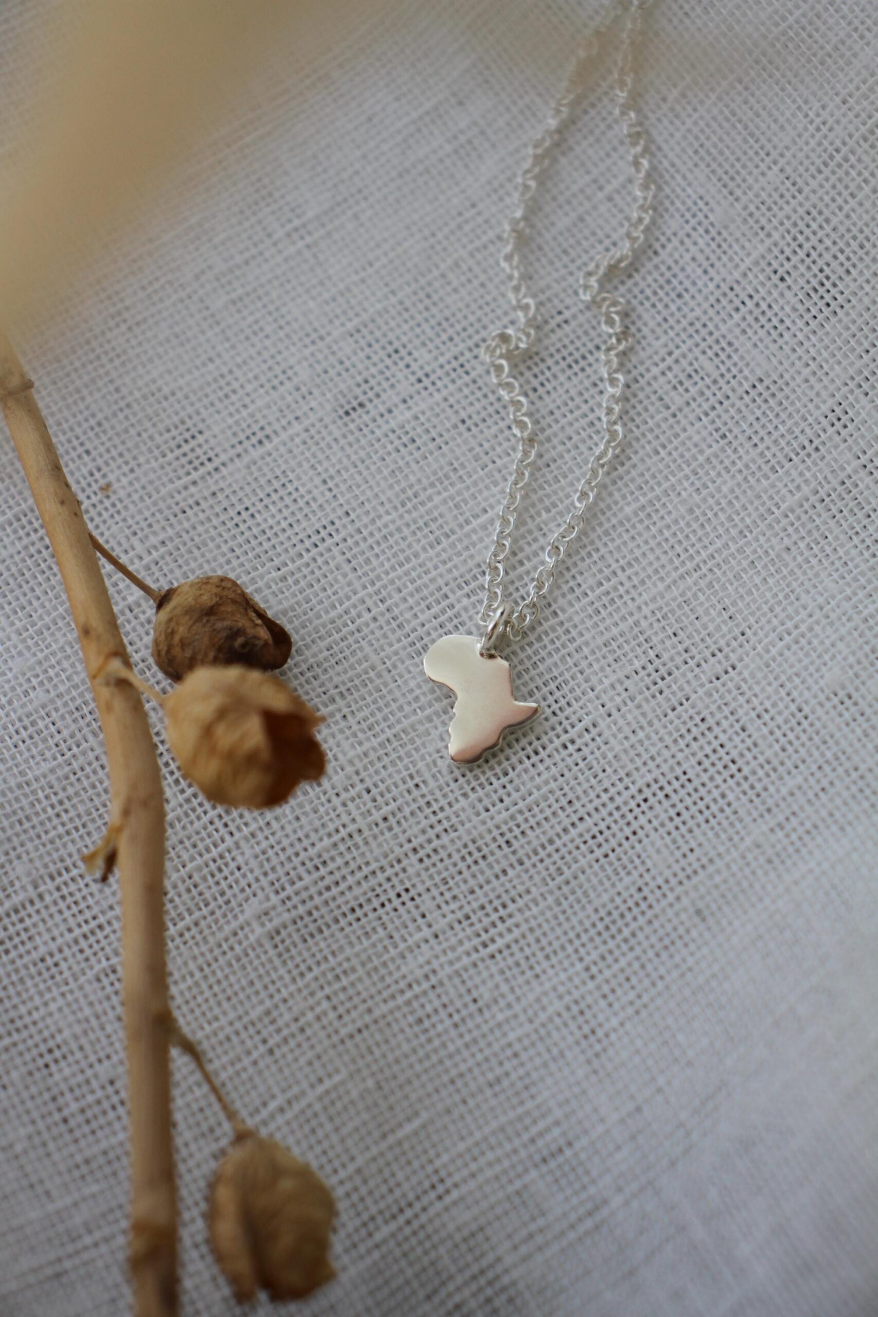 Africa necklace - 1cm - Image 3